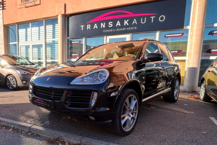 PORSCHE CAYENNE