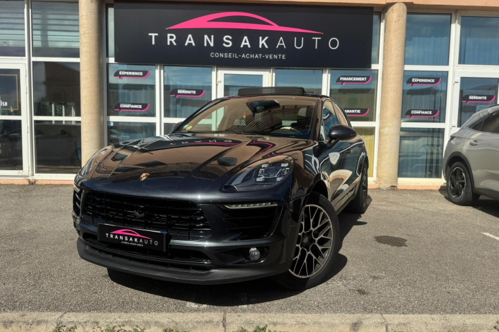 PORSCHE MACAN